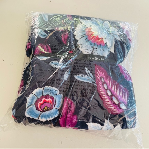 Vera Bradley Mayfair In Bloom Plush Throw Blanket - Picture 5 of 6